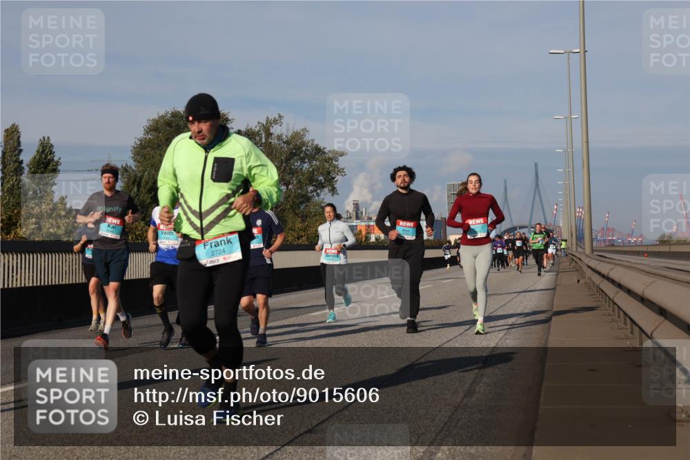 03.10.2025 - Köhlbrandbrückenlauf Luisa Fischer http://msf.ph/oto/9015606 03.10.2025 11:00:41 Position 3 2724 meine-sportfotos.de