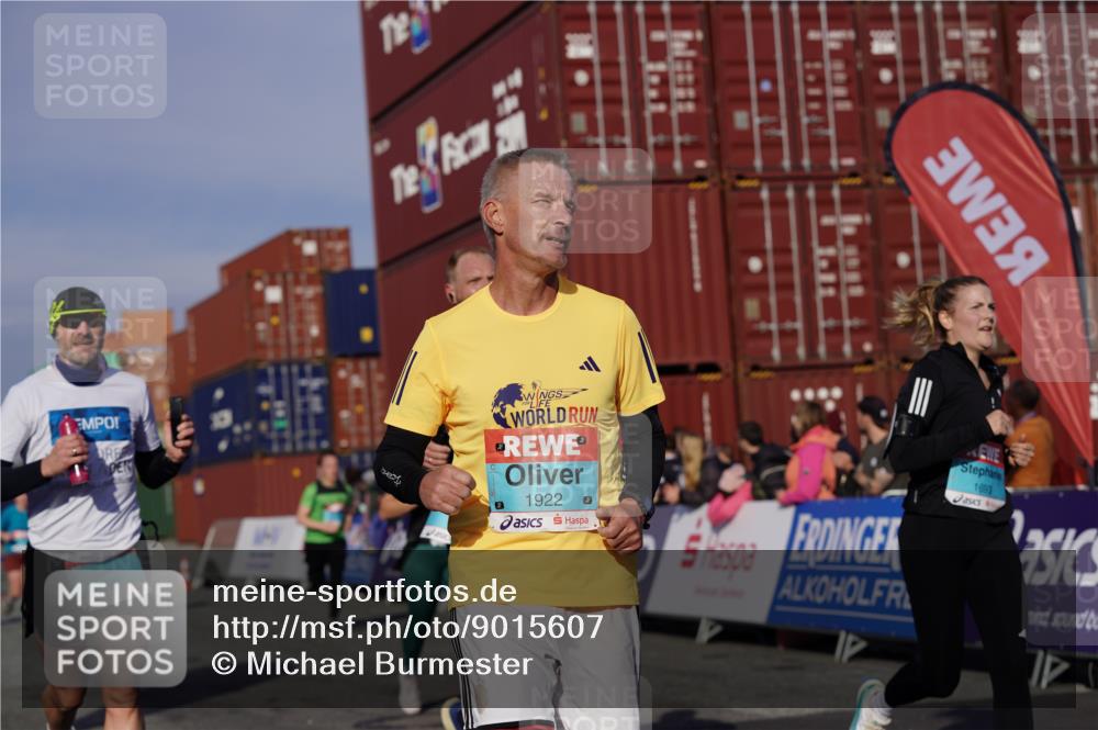 03.10.2025 - Köhlbrandbrückenlauf Michael Burmester http://msf.ph/oto/9015607 03.10.2025 10:15:09 Ziel 1324, 1523, 1551, 1693, 1754, 1761, 1773, 1785, 1922, 2147, 2707, 3206, 3207, 3214, 3229, 3339, 3348, 3668, 3792 meine-sportfotos.de