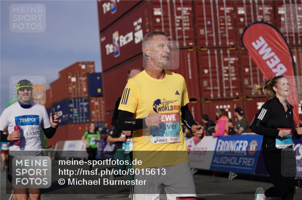 03.10.2025 - Köhlbrandbrückenlauf Michael Burmester http://msf.ph/oto/9015613 03.10.2025 10:15:09 Ziel 1324, 1523, 1551, 1693, 1754, 1761, 1773, 1785, 1922, 2147, 2707, 3206, 3207, 3214, 3229, 3339, 3348, 3668, 3792 meine-sportfotos.de