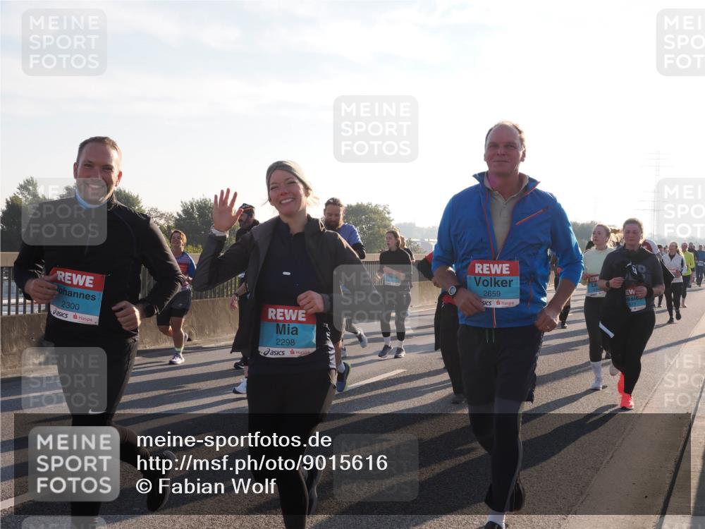 03.10.2025 - Köhlbrandbrückenlauf Fabian Wolf http://msf.ph/oto/9015616 03.10.2025 09:25:25 Position 3 2300, 2298, 2659 meine-sportfotos.de
