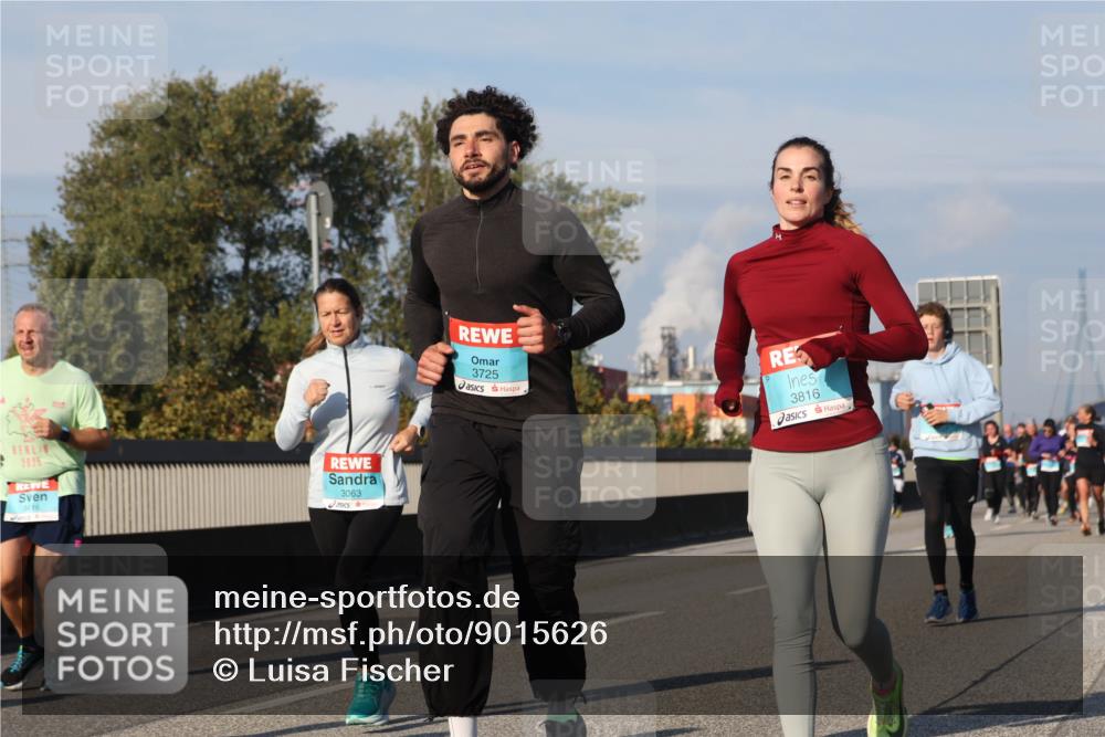 03.10.2025 - Köhlbrandbrückenlauf Luisa Fischer http://msf.ph/oto/9015626 03.10.2025 11:00:43 Position 3 2025, 3063, 3725, 3816 meine-sportfotos.de