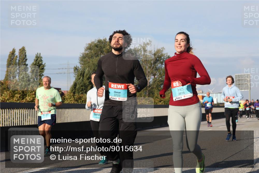 03.10.2025 - Köhlbrandbrückenlauf Luisa Fischer http://msf.ph/oto/9015634 03.10.2025 11:00:44 Position 3 2026, 3063, 3725, 3816 meine-sportfotos.de