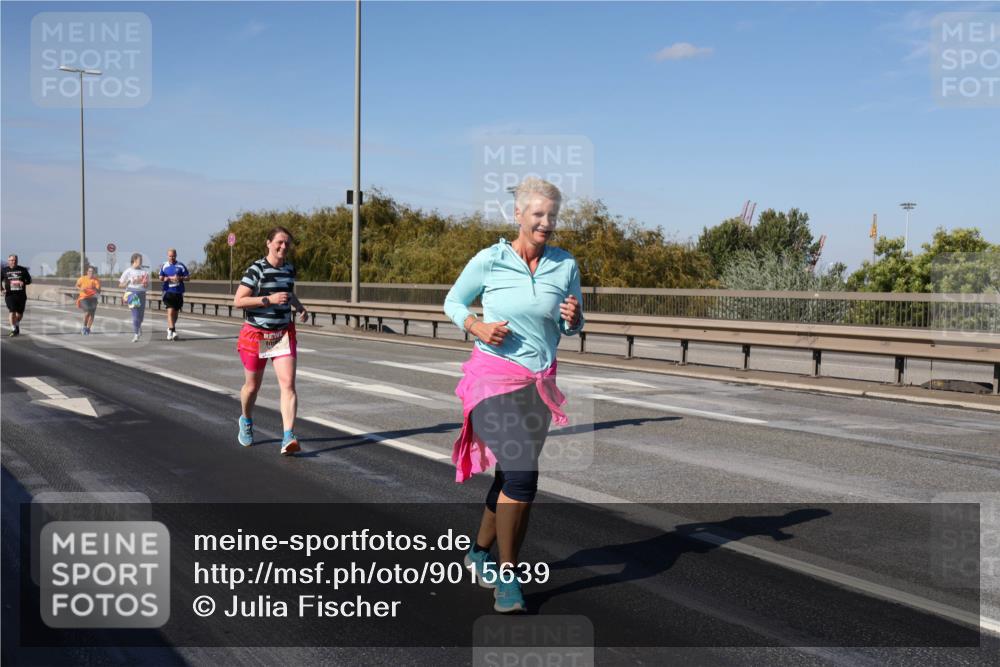 03.10.2025 - Köhlbrandbrückenlauf Julia Fischer http://msf.ph/oto/9015639 03.10.2025 13:14:04 Position 3  meine-sportfotos.de