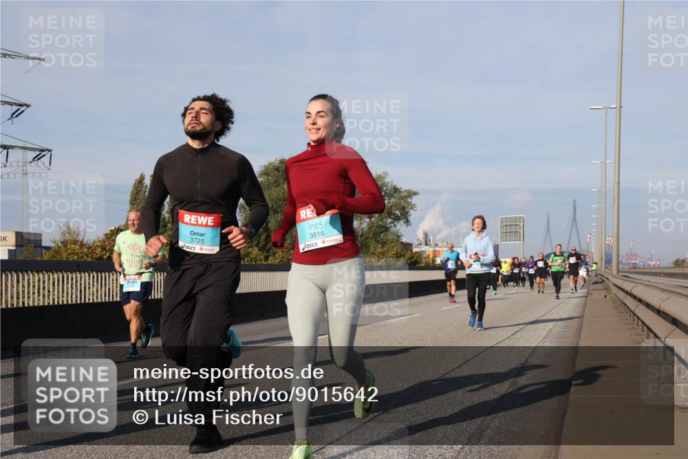 03.10.2025 - Köhlbrandbrückenlauf Luisa Fischer http://msf.ph/oto/9015642 03.10.2025 11:00:44 Position 3 3725, 3816 meine-sportfotos.de