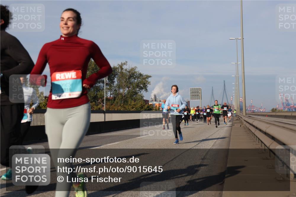 03.10.2025 - Köhlbrandbrückenlauf Luisa Fischer http://msf.ph/oto/9015645 03.10.2025 11:00:45 Position 3 816 meine-sportfotos.de
