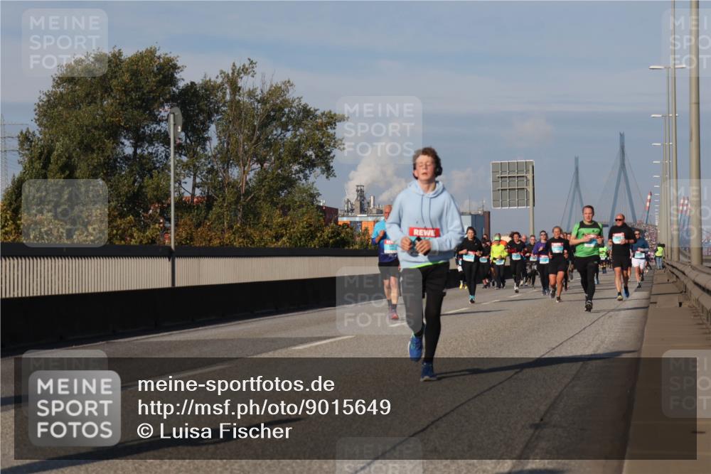 03.10.2025 - Köhlbrandbrückenlauf Luisa Fischer http://msf.ph/oto/9015649 03.10.2025 11:00:45 Position 3  meine-sportfotos.de
