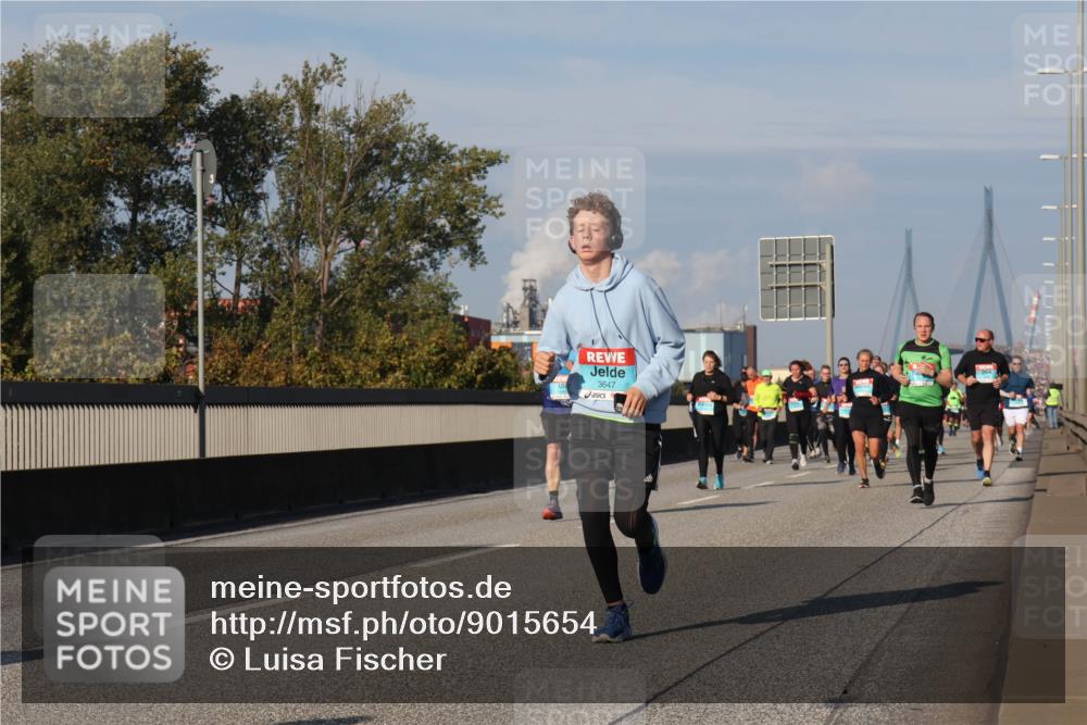 03.10.2025 - Köhlbrandbrückenlauf Luisa Fischer http://msf.ph/oto/9015654 03.10.2025 11:00:45 Position 3 3647 meine-sportfotos.de