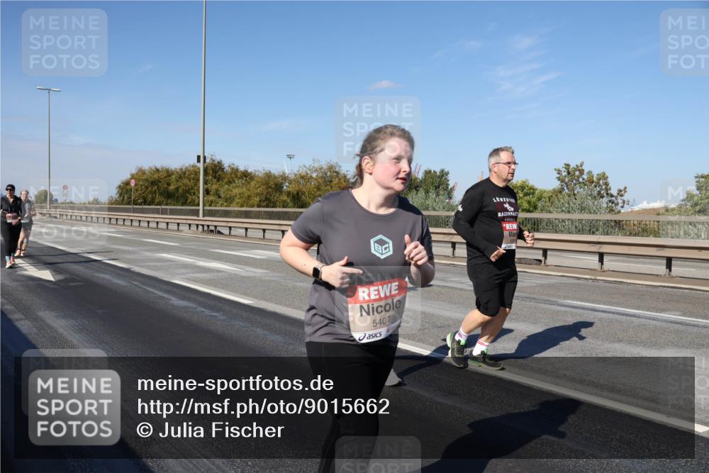 03.10.2025 - Köhlbrandbrückenlauf Julia Fischer http://msf.ph/oto/9015662 03.10.2025 13:14:14 Position 3 5407 meine-sportfotos.de