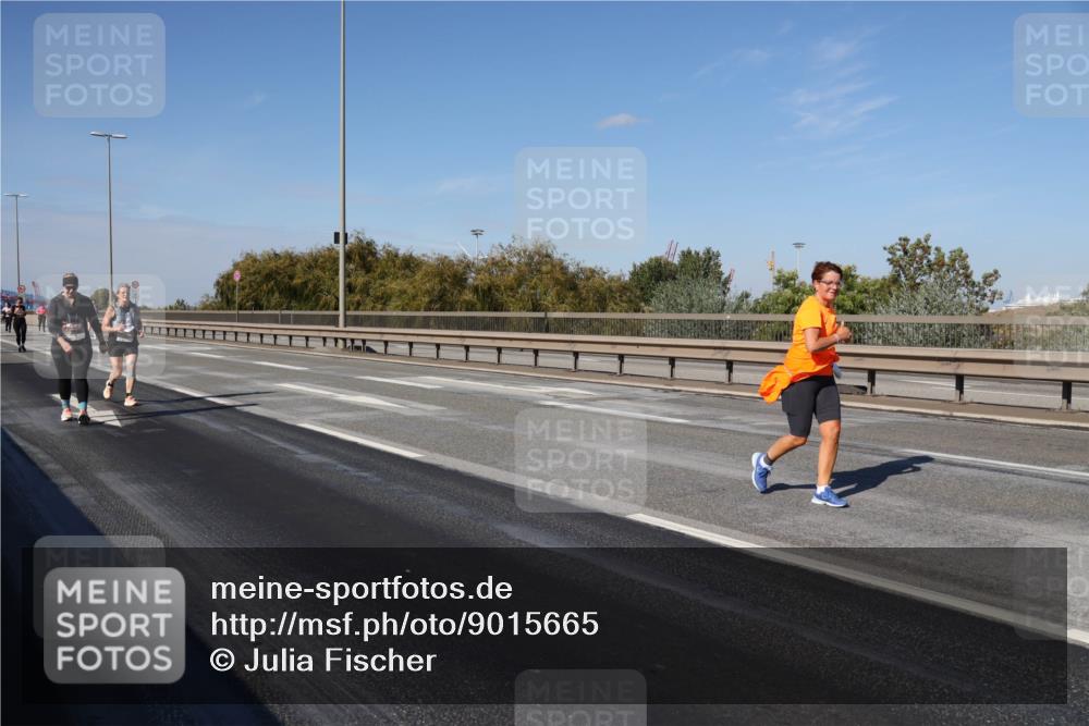 03.10.2025 - Köhlbrandbrückenlauf Julia Fischer http://msf.ph/oto/9015665 03.10.2025 13:14:16 Position 3  meine-sportfotos.de