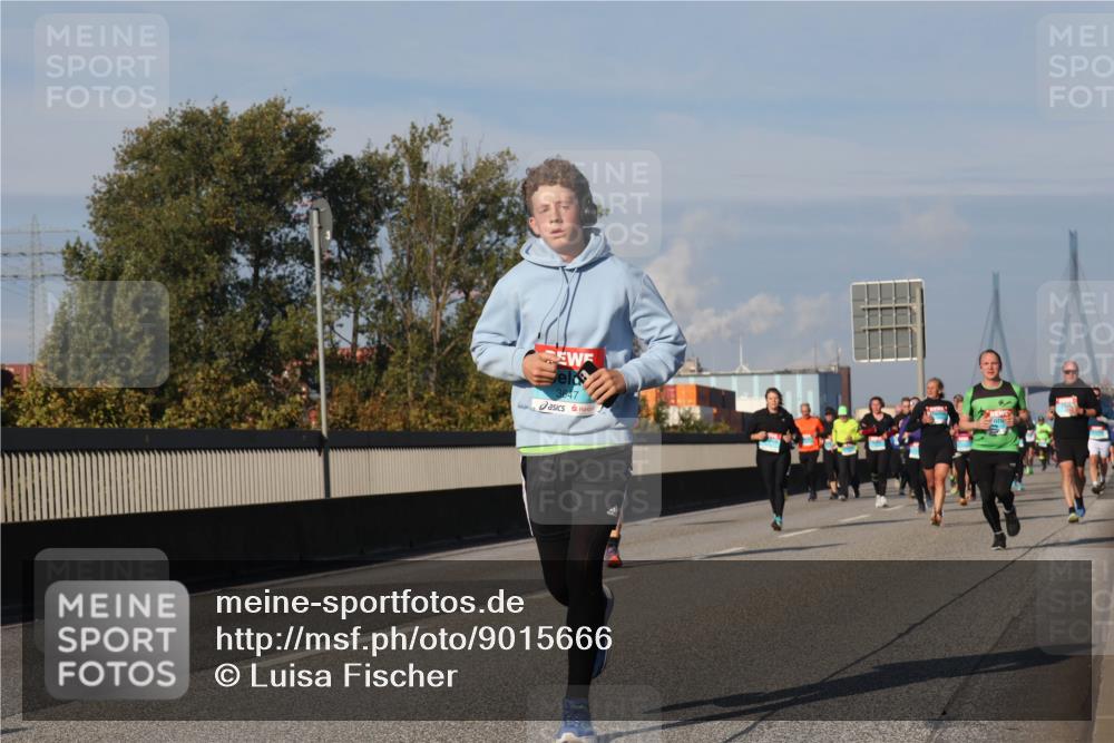 03.10.2025 - Köhlbrandbrückenlauf Luisa Fischer http://msf.ph/oto/9015666 03.10.2025 11:00:46 Position 3 3647 meine-sportfotos.de