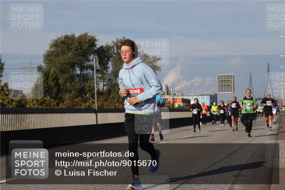 03.10.2025 - Köhlbrandbrückenlauf Luisa Fischer http://msf.ph/oto/9015670 03.10.2025 11:00:47 Position 3  meine-sportfotos.de