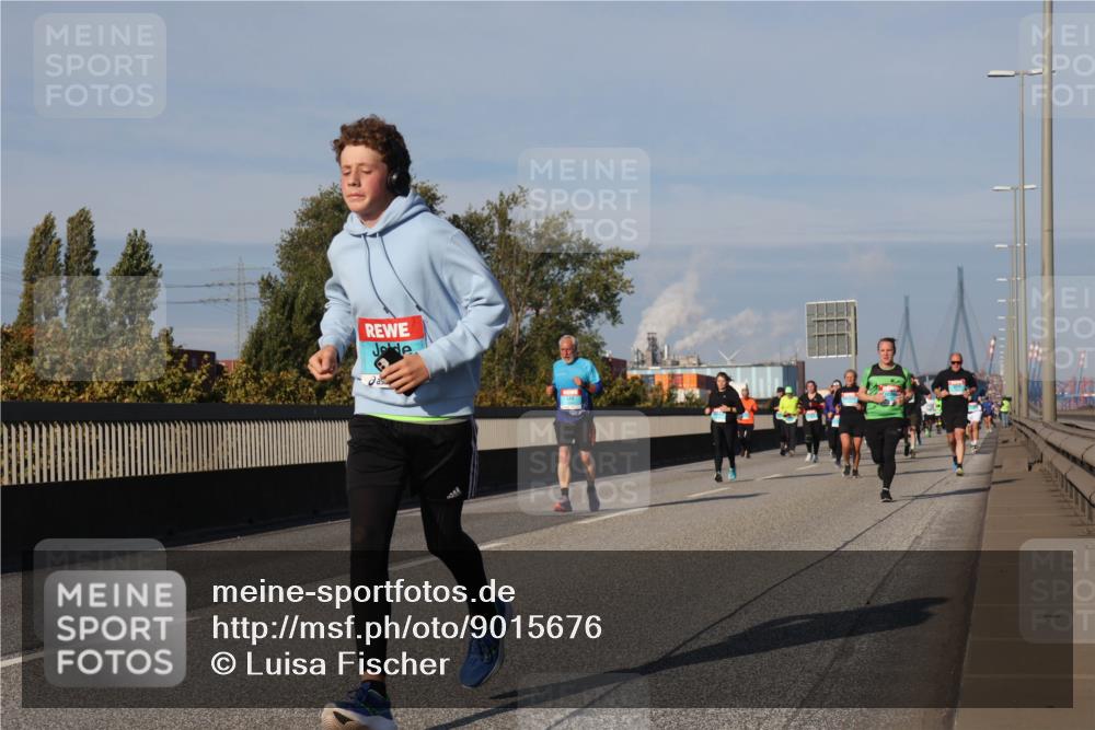 03.10.2025 - Köhlbrandbrückenlauf Luisa Fischer http://msf.ph/oto/9015676 03.10.2025 11:00:47 Position 3  meine-sportfotos.de