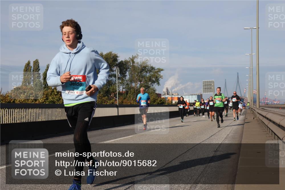 03.10.2025 - Köhlbrandbrückenlauf Luisa Fischer http://msf.ph/oto/9015682 03.10.2025 11:00:48 Position 3 3647 meine-sportfotos.de
