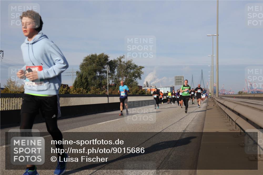 03.10.2025 - Köhlbrandbrückenlauf Luisa Fischer http://msf.ph/oto/9015686 03.10.2025 11:00:48 Position 3  meine-sportfotos.de