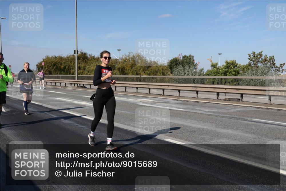 03.10.2025 - Köhlbrandbrückenlauf Julia Fischer http://msf.ph/oto/9015689 03.10.2025 13:14:27 Position 3  meine-sportfotos.de