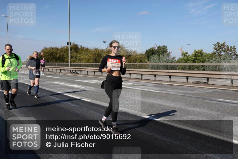 03.10.2025 - Köhlbrandbrückenlauf Julia Fischer http://msf.ph/oto/9015692 03.10.2025 13:14:28 Position 3 5820 meine-sportfotos.de