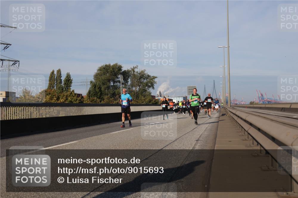 03.10.2025 - Köhlbrandbrückenlauf Luisa Fischer http://msf.ph/oto/9015693 03.10.2025 11:00:49 Position 3  meine-sportfotos.de