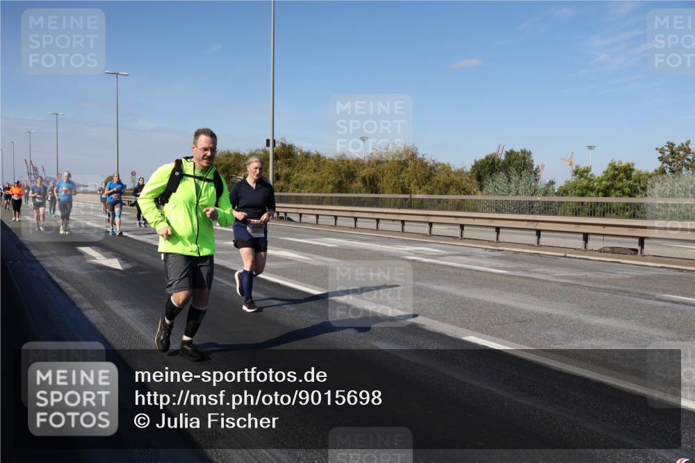 03.10.2025 - Köhlbrandbrückenlauf Julia Fischer http://msf.ph/oto/9015698 03.10.2025 13:14:29 Position 3  meine-sportfotos.de