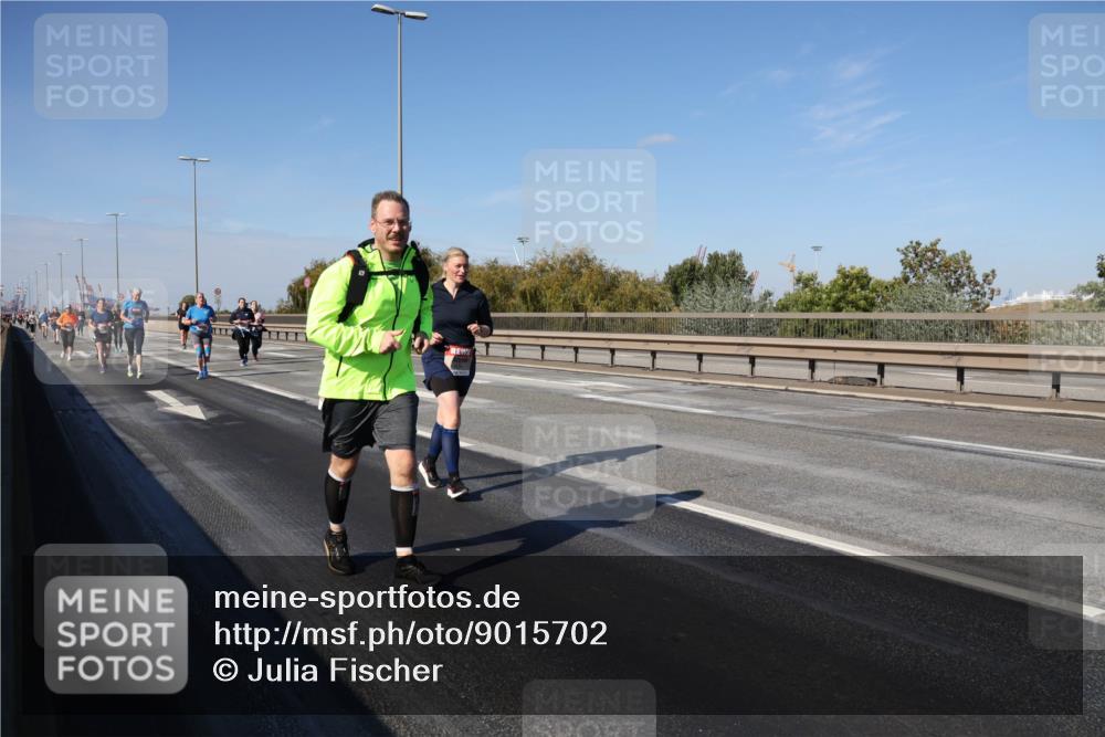 03.10.2025 - Köhlbrandbrückenlauf Julia Fischer http://msf.ph/oto/9015702 03.10.2025 13:14:29 Position 3  meine-sportfotos.de