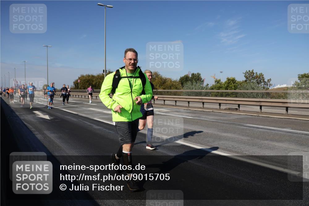 03.10.2025 - Köhlbrandbrückenlauf Julia Fischer http://msf.ph/oto/9015705 03.10.2025 13:14:30 Position 3  meine-sportfotos.de