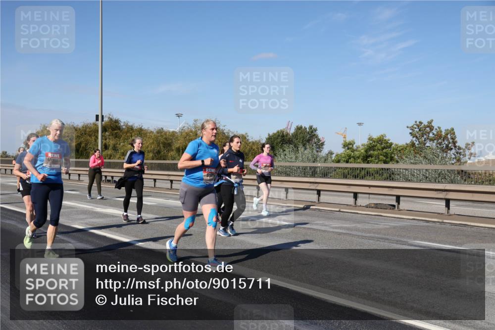 03.10.2025 - Köhlbrandbrückenlauf Julia Fischer http://msf.ph/oto/9015711 03.10.2025 13:14:35 Position 3  meine-sportfotos.de
