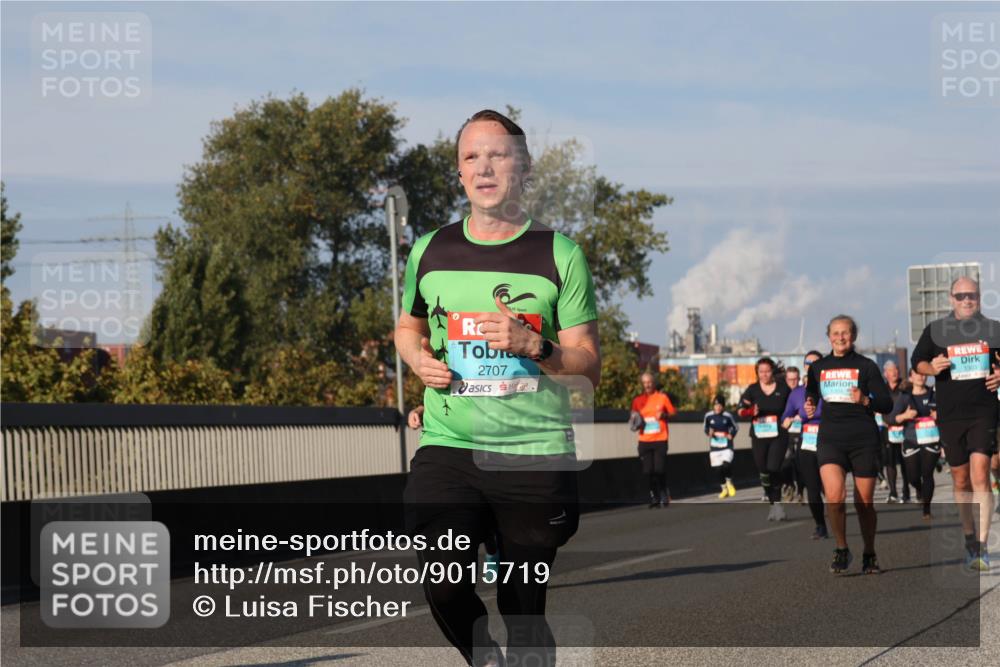 03.10.2025 - Köhlbrandbrückenlauf Luisa Fischer http://msf.ph/oto/9015719 03.10.2025 11:00:52 Position 3 2707, 1303, 1304 meine-sportfotos.de