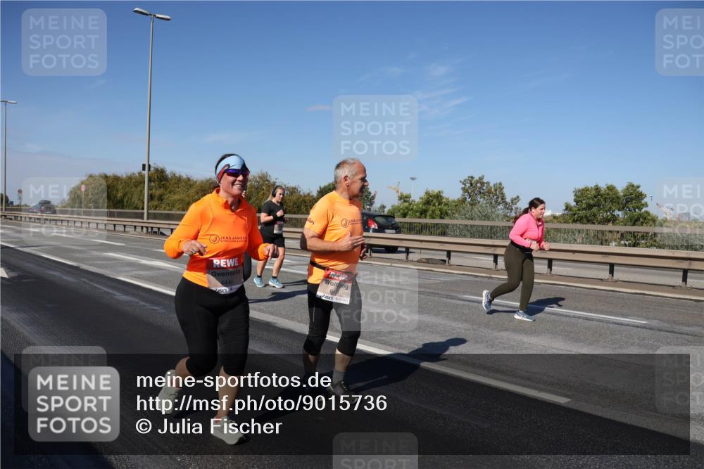 03.10.2025 - Köhlbrandbrückenlauf Julia Fischer http://msf.ph/oto/9015736 03.10.2025 13:14:41 Position 3 4440 meine-sportfotos.de