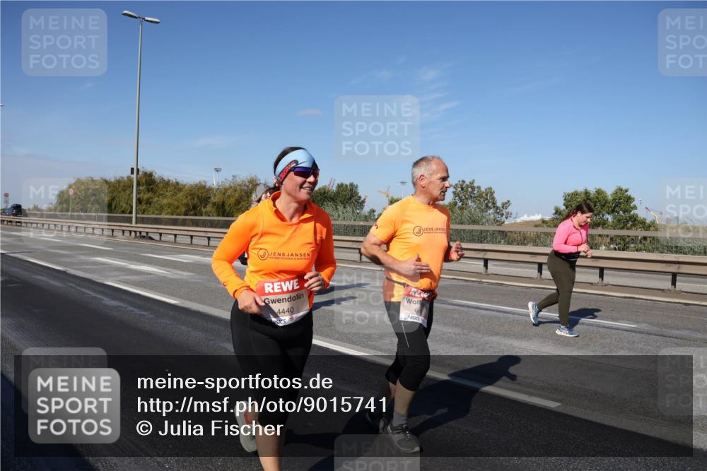 03.10.2025 - Köhlbrandbrückenlauf Julia Fischer http://msf.ph/oto/9015741 03.10.2025 13:14:41 Position 3 4440, 64 meine-sportfotos.de