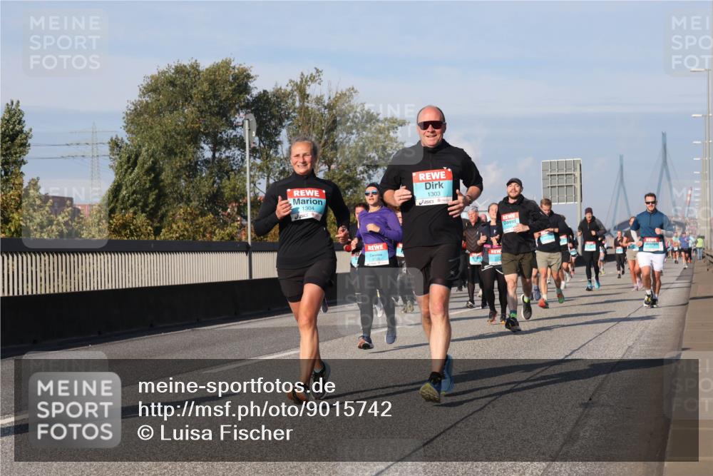 03.10.2025 - Köhlbrandbrückenlauf Luisa Fischer http://msf.ph/oto/9015742 03.10.2025 11:00:54 Position 3 1304, 1303 meine-sportfotos.de