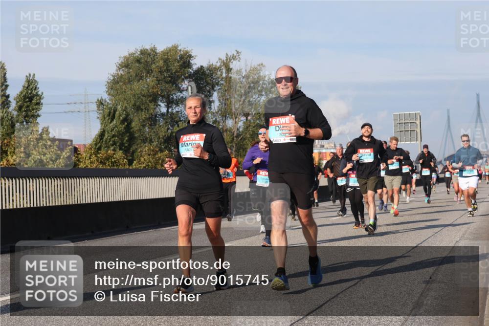 03.10.2025 - Köhlbrandbrückenlauf Luisa Fischer http://msf.ph/oto/9015745 03.10.2025 11:00:55 Position 3 1304, 1303 meine-sportfotos.de