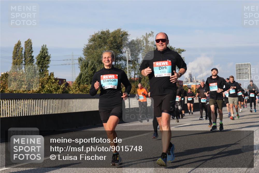 03.10.2025 - Köhlbrandbrückenlauf Luisa Fischer http://msf.ph/oto/9015748 03.10.2025 11:00:55 Position 3 1304, 1303, 2345 meine-sportfotos.de