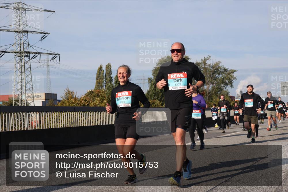 03.10.2025 - Köhlbrandbrückenlauf Luisa Fischer http://msf.ph/oto/9015753 03.10.2025 11:00:56 Position 3 1304, 1303 meine-sportfotos.de