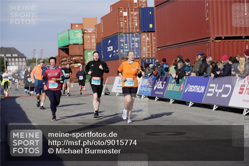 03.10.2025 - Köhlbrandbrückenlauf Michael Burmester http://msf.ph/oto/9015774 03.10.2025 10:15:16 Ziel 1337, 1637, 1691, 1754, 1761, 2046, 2707, 3482, 3515, 3596, 3792 meine-sportfotos.de