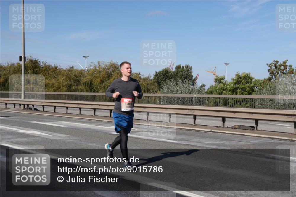 03.10.2025 - Köhlbrandbrückenlauf Julia Fischer http://msf.ph/oto/9015786 03.10.2025 13:14:54 Position 3 5549 meine-sportfotos.de