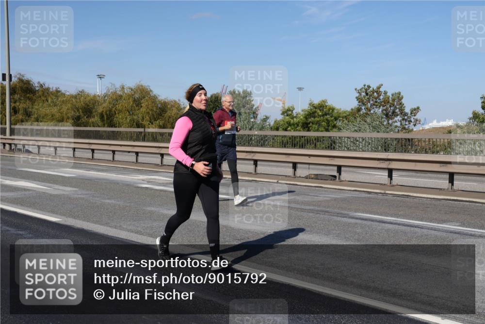 03.10.2025 - Köhlbrandbrückenlauf Julia Fischer http://msf.ph/oto/9015792 03.10.2025 13:15:00 Position 3  meine-sportfotos.de