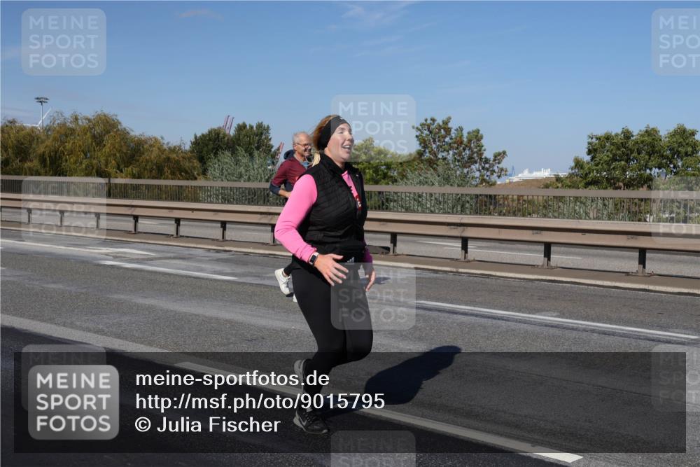 03.10.2025 - Köhlbrandbrückenlauf Julia Fischer http://msf.ph/oto/9015795 03.10.2025 13:15:00 Position 3  meine-sportfotos.de