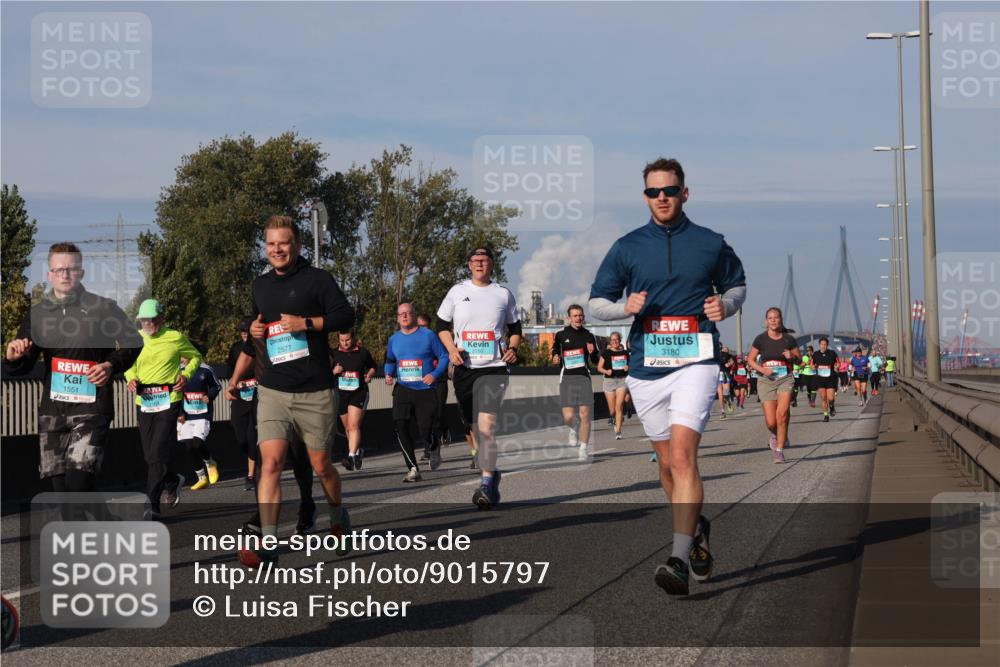 03.10.2025 - Köhlbrandbrückenlauf Luisa Fischer http://msf.ph/oto/9015797 03.10.2025 11:01:00 Position 3 1551, 2577, 2750, 3180 meine-sportfotos.de