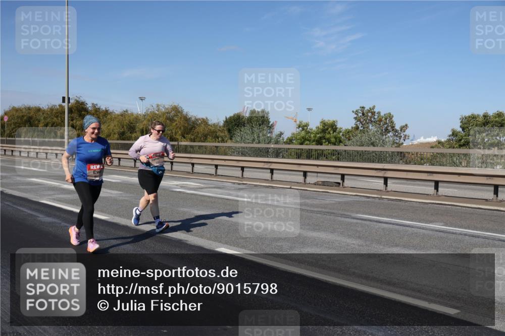 03.10.2025 - Köhlbrandbrückenlauf Julia Fischer http://msf.ph/oto/9015798 03.10.2025 13:15:05 Position 3  meine-sportfotos.de