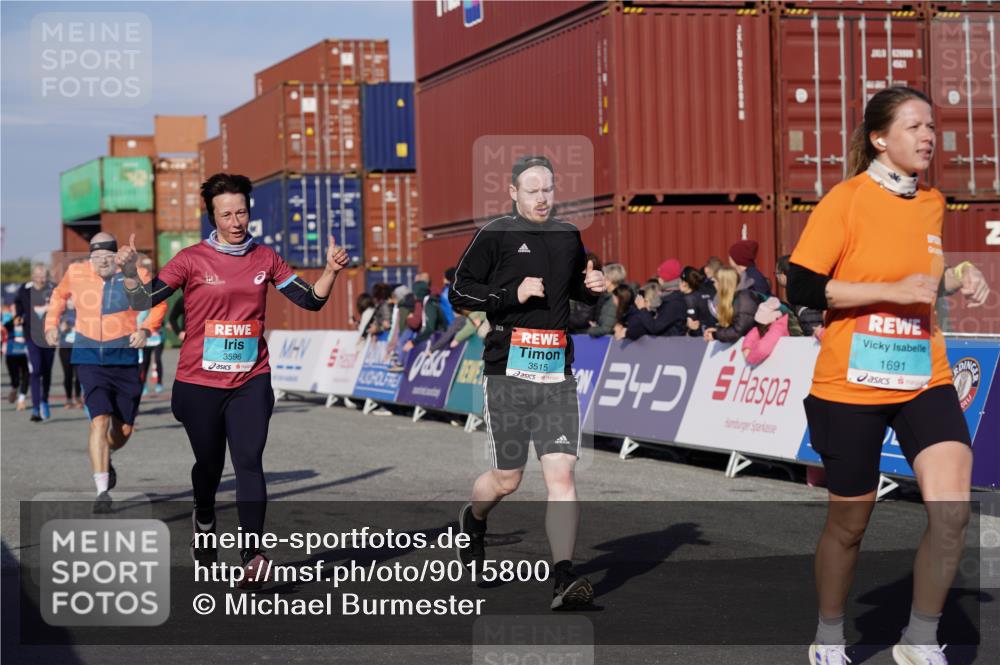 03.10.2025 - Köhlbrandbrückenlauf Michael Burmester http://msf.ph/oto/9015800 03.10.2025 10:15:18 Ziel 1337, 1637, 1666, 1691, 1754, 1761, 1779, 1903, 1905, 2046, 2079, 2707, 2719, 3482, 3515, 3596, 3792 meine-sportfotos.de