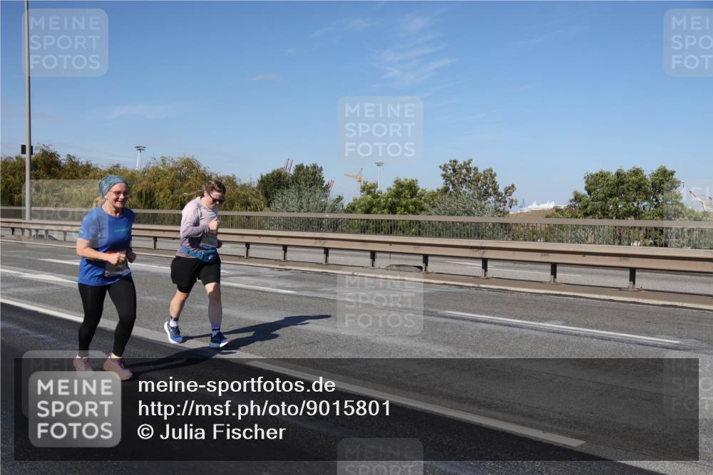 03.10.2025 - Köhlbrandbrückenlauf Julia Fischer http://msf.ph/oto/9015801 03.10.2025 13:15:05 Position 3  meine-sportfotos.de