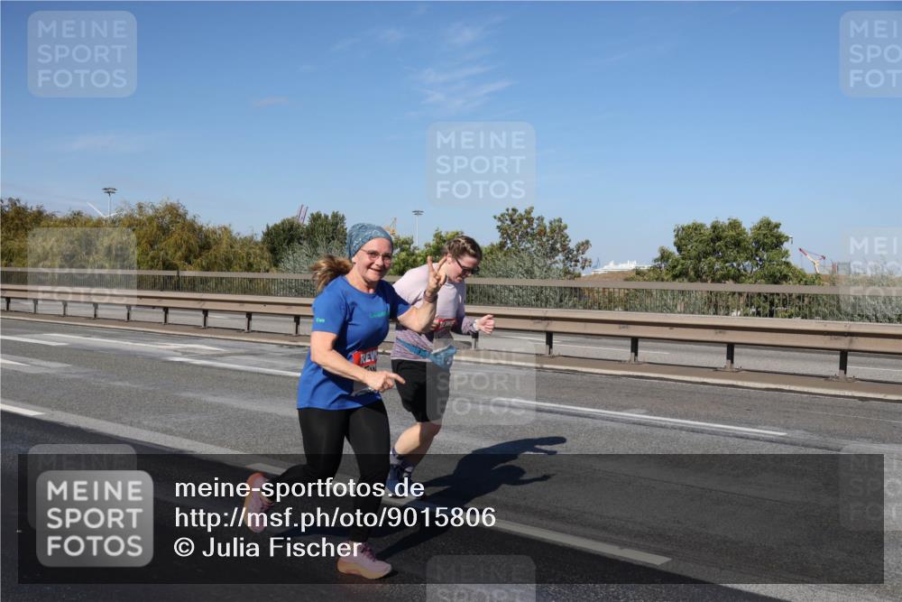 03.10.2025 - Köhlbrandbrückenlauf Julia Fischer http://msf.ph/oto/9015806 03.10.2025 13:15:06 Position 3  meine-sportfotos.de