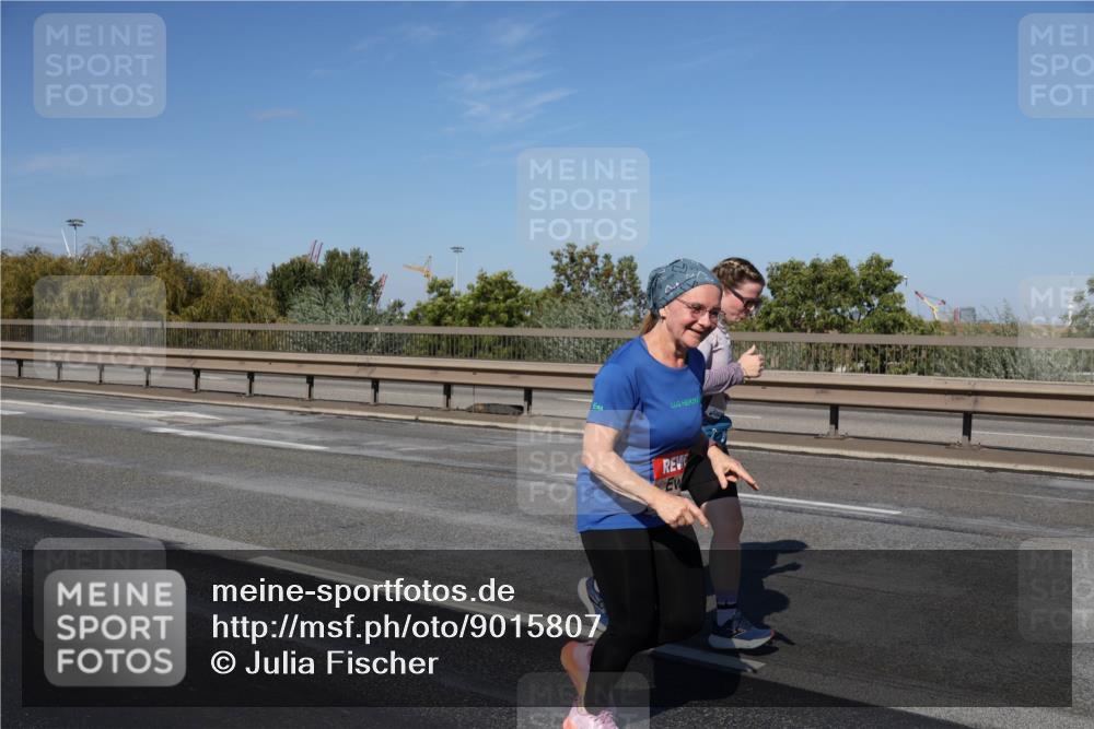 03.10.2025 - Köhlbrandbrückenlauf Julia Fischer http://msf.ph/oto/9015807 03.10.2025 13:15:06 Position 3  meine-sportfotos.de
