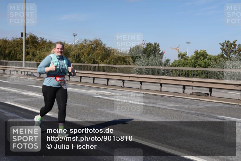 03.10.2025 - Köhlbrandbrückenlauf Julia Fischer http://msf.ph/oto/9015810 03.10.2025 13:15:09 Position 3  meine-sportfotos.de