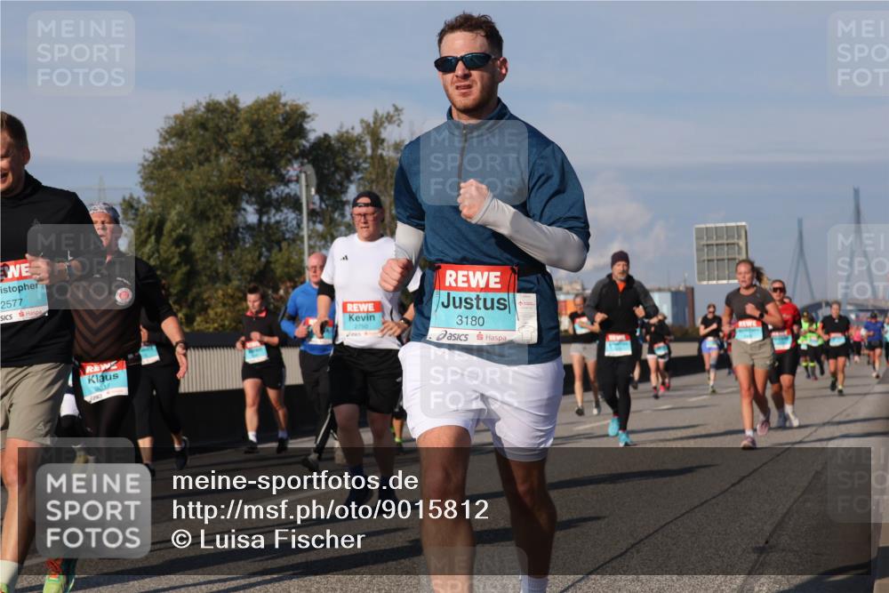 03.10.2025 - Köhlbrandbrückenlauf Luisa Fischer http://msf.ph/oto/9015812 03.10.2025 11:01:01 Position 3 2577, 301, 2750, 3180 meine-sportfotos.de