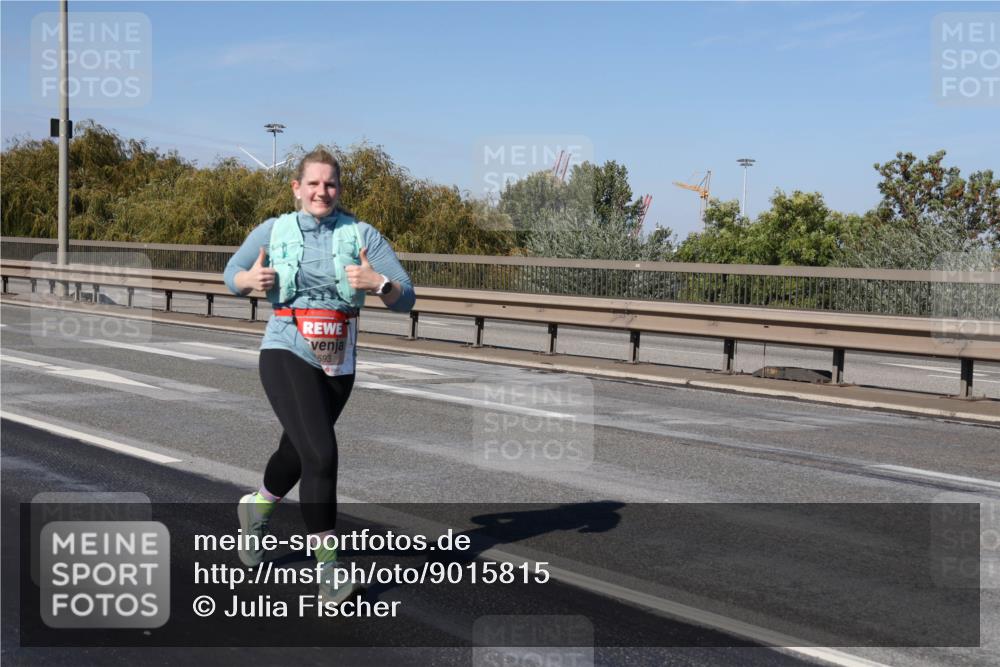 03.10.2025 - Köhlbrandbrückenlauf Julia Fischer http://msf.ph/oto/9015815 03.10.2025 13:15:09 Position 3 693 meine-sportfotos.de
