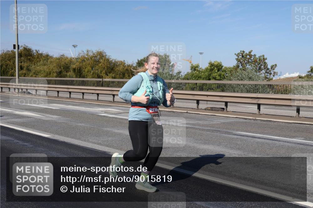 03.10.2025 - Köhlbrandbrückenlauf Julia Fischer http://msf.ph/oto/9015819 03.10.2025 13:15:10 Position 3 593 meine-sportfotos.de