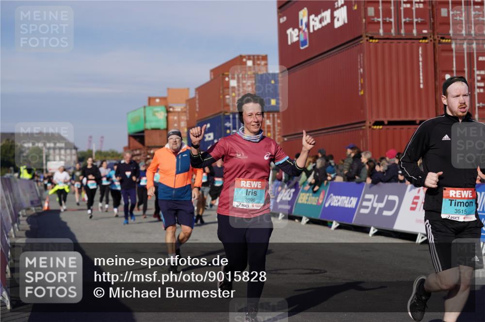 03.10.2025 - Köhlbrandbrückenlauf Michael Burmester http://msf.ph/oto/9015828 03.10.2025 10:15:19 Ziel 1337, 1637, 1666, 1691, 1754, 1761, 1779, 1903, 1905, 2046, 2079, 2707, 2719, 2953, 3482, 3515, 3596, 3773, 3792 meine-sportfotos.de