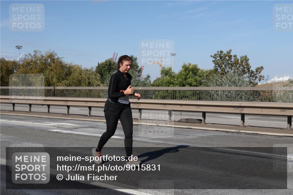 03.10.2025 - Köhlbrandbrückenlauf Julia Fischer http://msf.ph/oto/9015831 03.10.2025 13:15:16 Position 3  meine-sportfotos.de