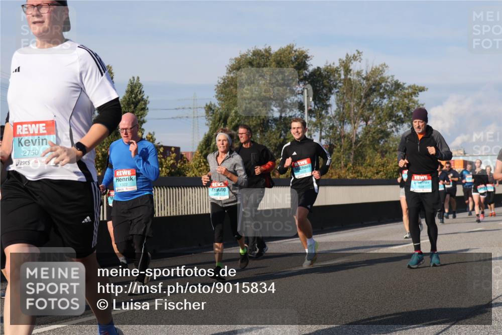 03.10.2025 - Köhlbrandbrückenlauf Luisa Fischer http://msf.ph/oto/9015834 03.10.2025 11:01:03 Position 3 2750, 1322, 2423 meine-sportfotos.de