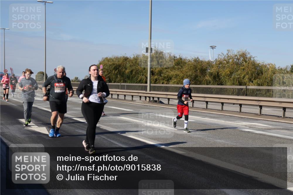 03.10.2025 - Köhlbrandbrückenlauf Julia Fischer http://msf.ph/oto/9015838 03.10.2025 13:15:17 Position 3  meine-sportfotos.de
